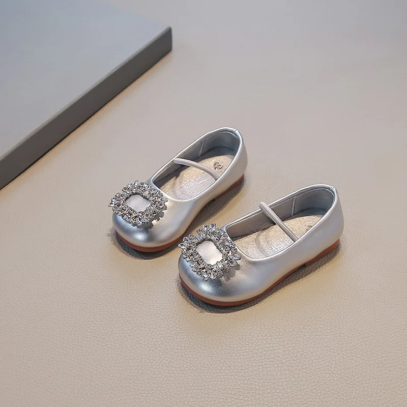 

Girls PU Leather Princess Shoes New Soft Sole Shallow Mouth Spring Autumn Wind Pedal Bean Shoes School Student Loafer
