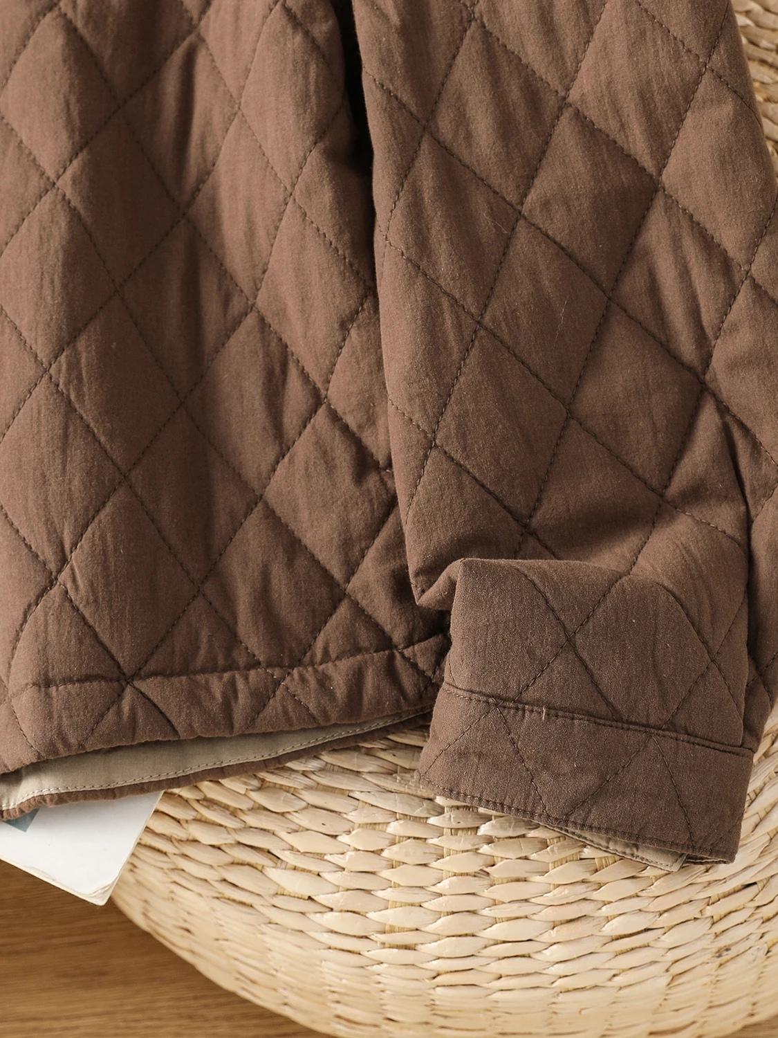 

Легкая хлопковая куртка свободного кроя в Корейском стиле с ромбовидным узором контрастного цвета, женское пальто, теплая хлопковая верхняя одежда на осень...