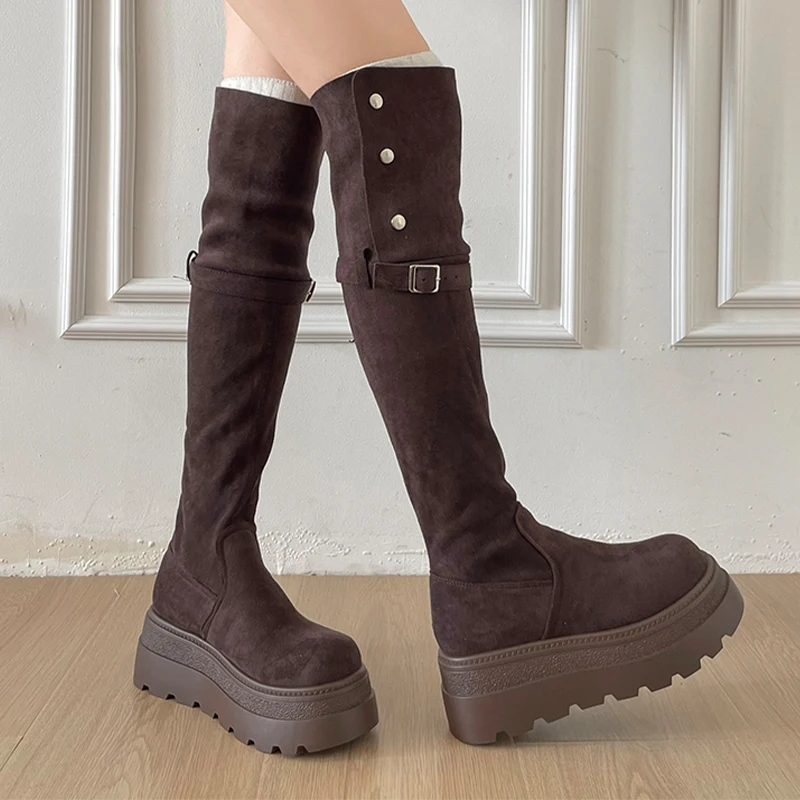 

Высокие сапоги, женские замшевые туфли на плоской подошве, дизайнерское платье, зима Botas, новинка 2025, уютные повседневные модные ботинки челси, женская обувь