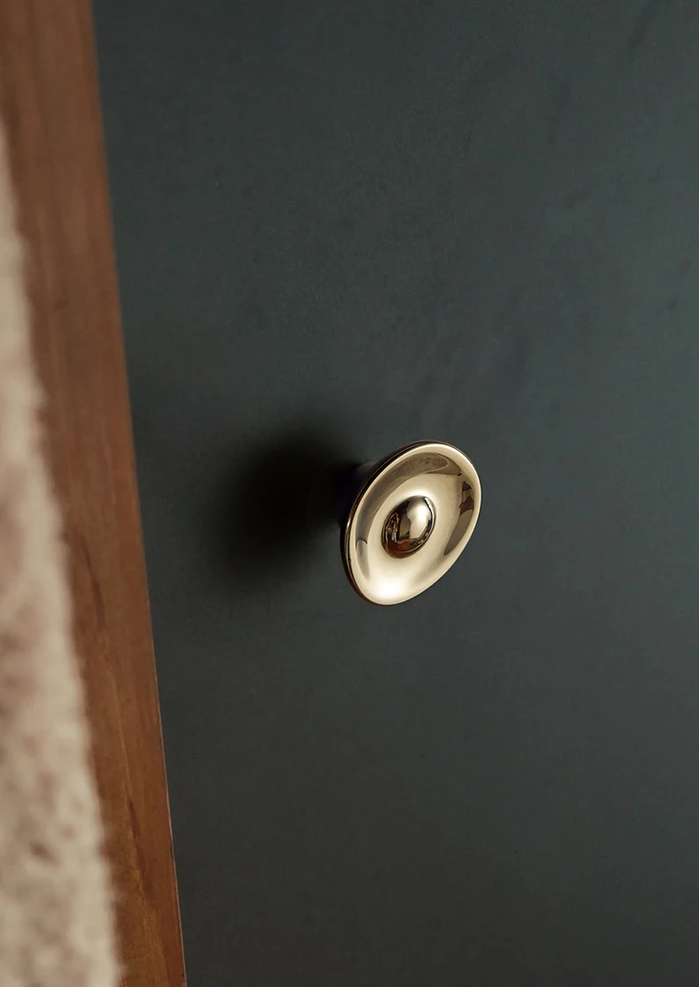 

Titanium Silver Solid Brass Irregular Furniture Handle Highend Minimalist Drawer Pulls Glossy Silver Kitchen Furniture Handle