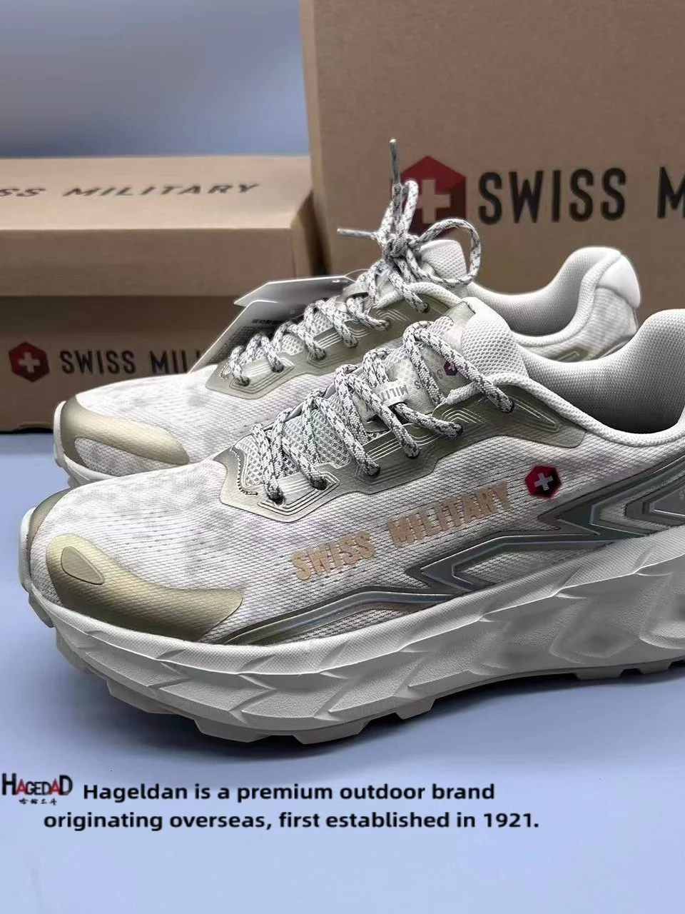 Lightweight Outdoor Climbing Shoes Anti-Slip Breathable Mesh Surface for Hiking And Mountaineering Comfortable Running Shoes