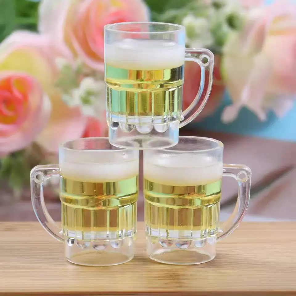 New Simulation Beer Mug Keychain Unisex Light Yellow Gold Color Fashion Couples Bag Pendant Wholesale Key Chains