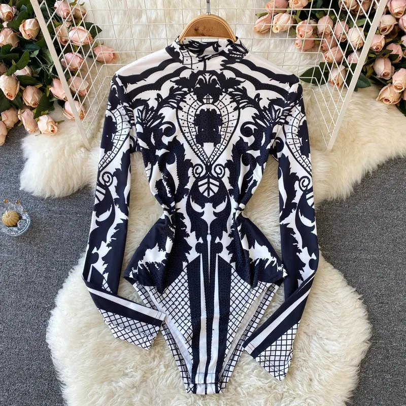 

Сексуальное боди с длинными рукавами, осенний цельный черный, белый цвет, клубная одежда с принтом, модные эластичные комбинезоны, черный женский топ с блестками