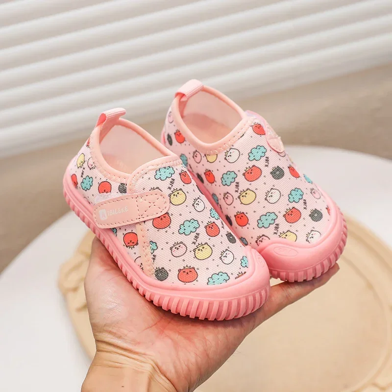 Sepatu kets anak perempuan, sepatu Sneakers kasual kartun sol lembut anti selip untuk bayi balita anak perempuan olahraga