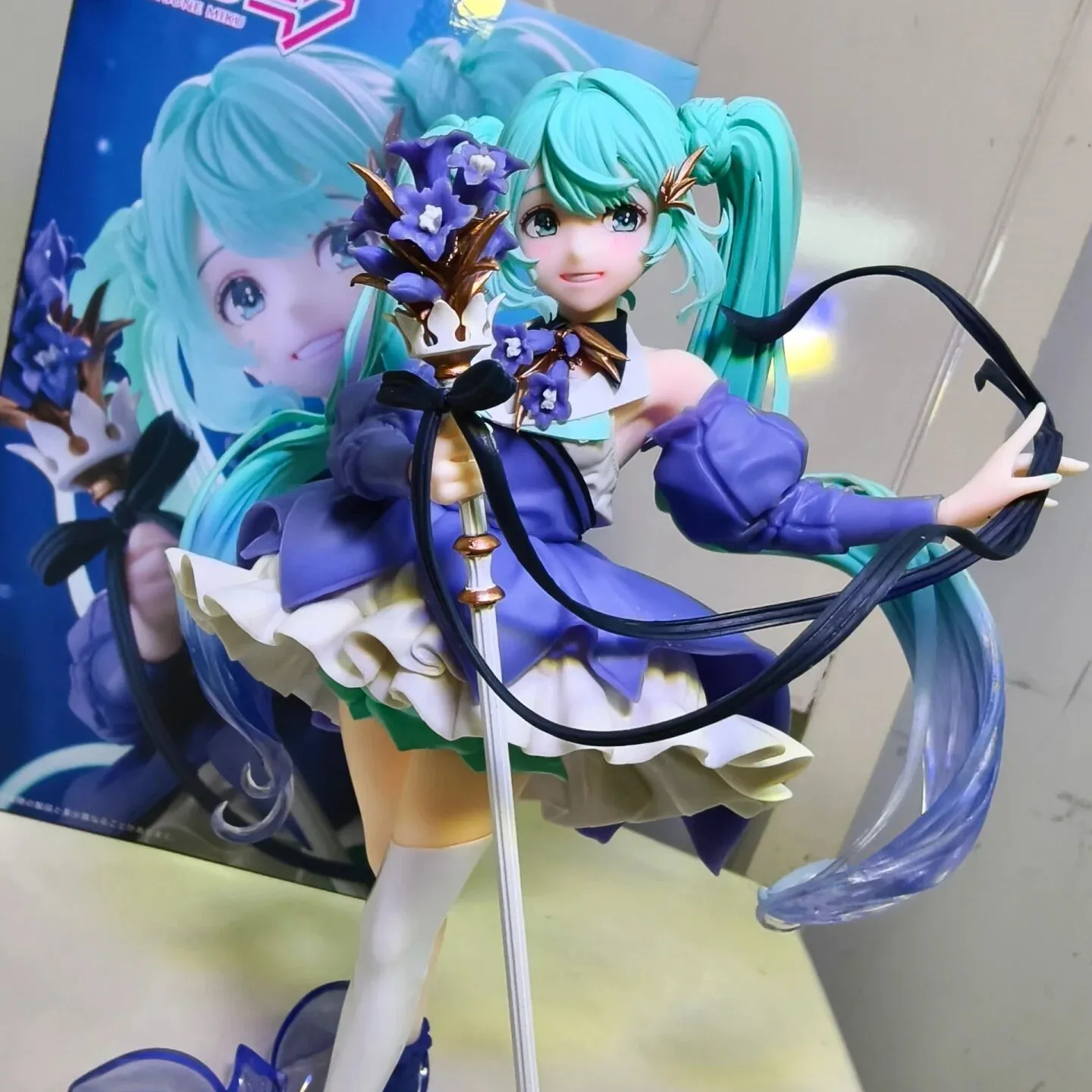 Fiore di compleanno originale Vocaloid Hatsune Miku 2024. Figura Amp Miku Modello anime da collezione Giocattolo Regali di Natale per bambini