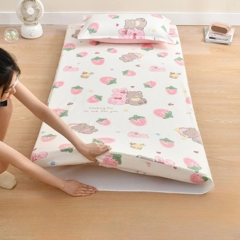 

2025 new printed college student mattress cover cotton baby velvet mattress cover dormitory mattress cover
