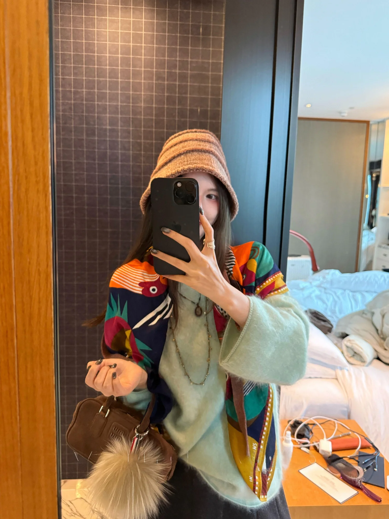 

Qian Meixi 00% Camere Fce round Ne Knitted Sweater Soft Feel Cuffed Sve Long Sve Women's Commute Sle Comforta...