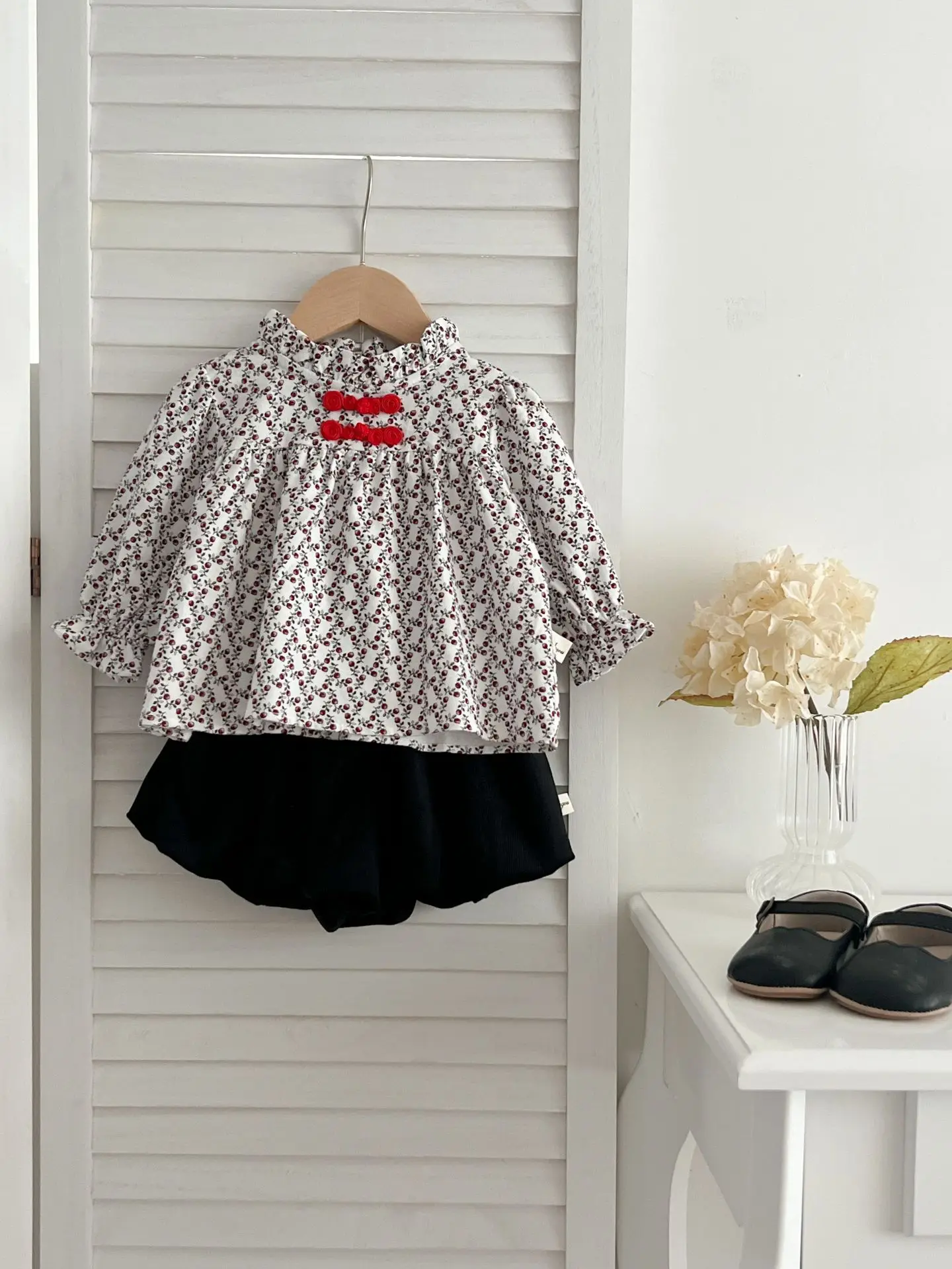 Spring new baby shorts girls baby play lantern pants Chinese style cheongsam floral doll collar blouse