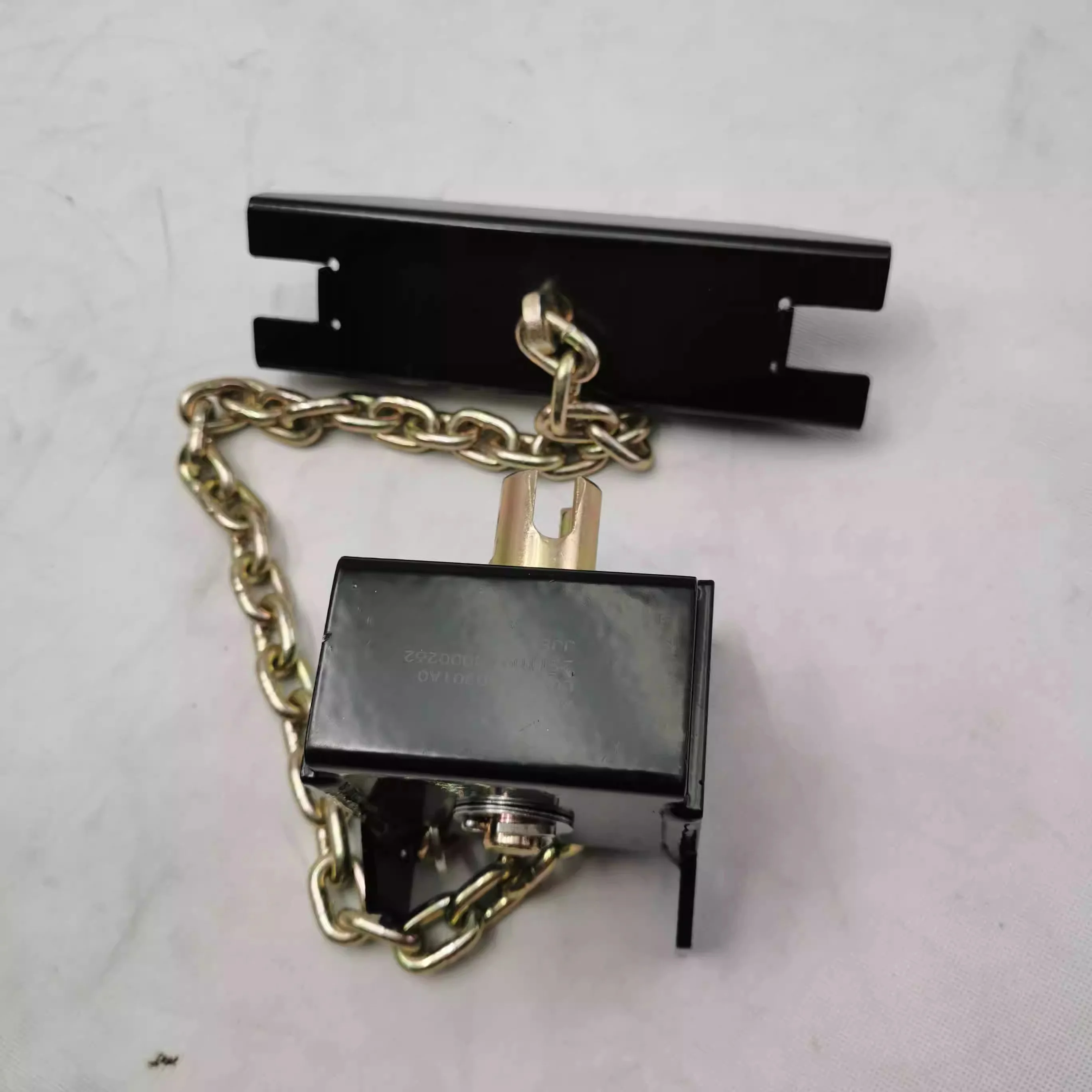 

Foton Omakon S1 S3 Aoling CTS Spare Tire Hoist & Fastener Bracket - Xin Jiefu Suyun Replacement PartsL0315020301A0