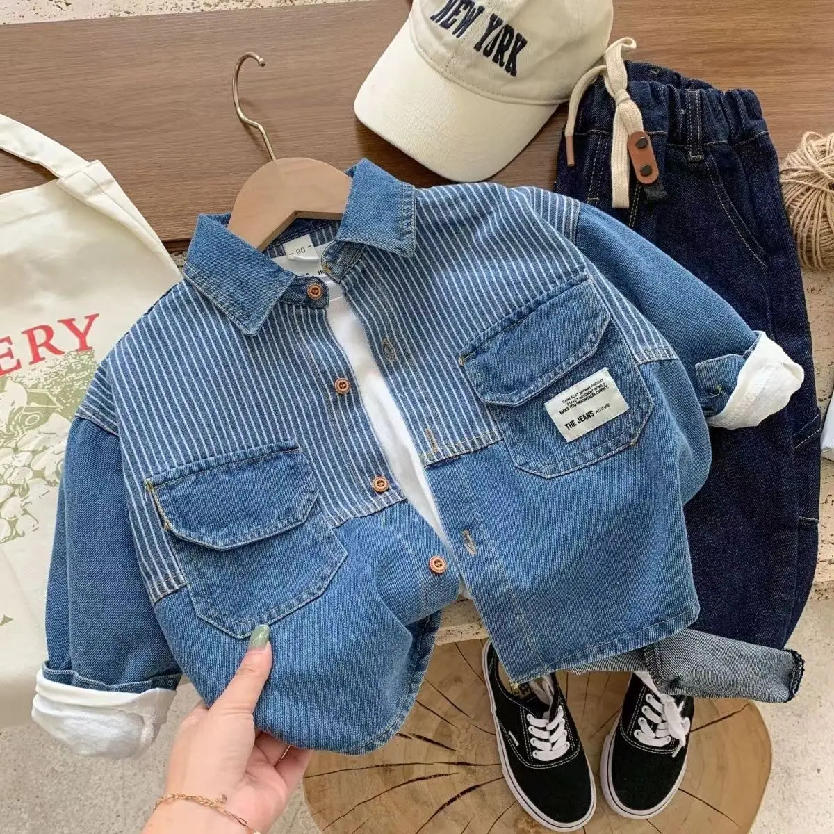 

2025 Spring and Autumn new boys' striped denim shirt baby Korean version fashionable top jacket Children's shirt