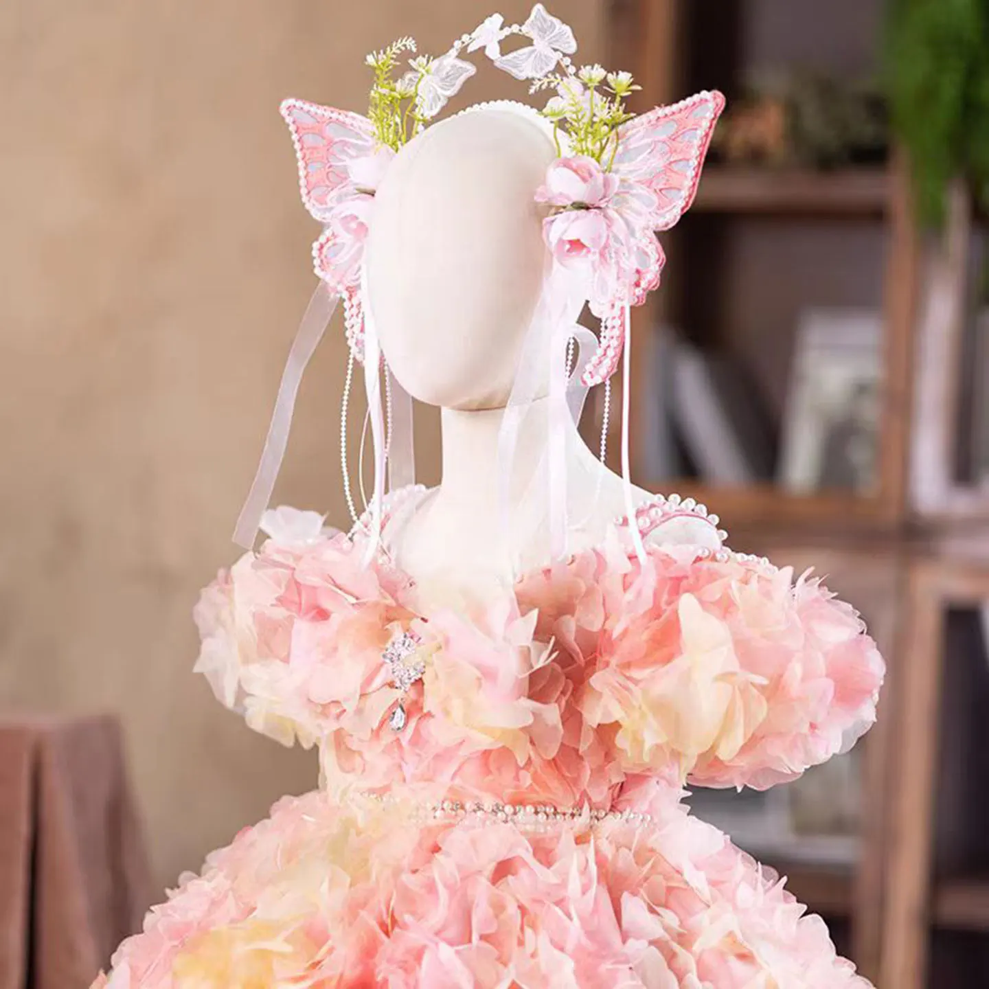 Dreamy Vow J289 Splendido abito da ragazza rosa con ornamenti floreali con copricapo per bambini Eid al-Fitr Abito da ballo per festa di compleanno di nozze