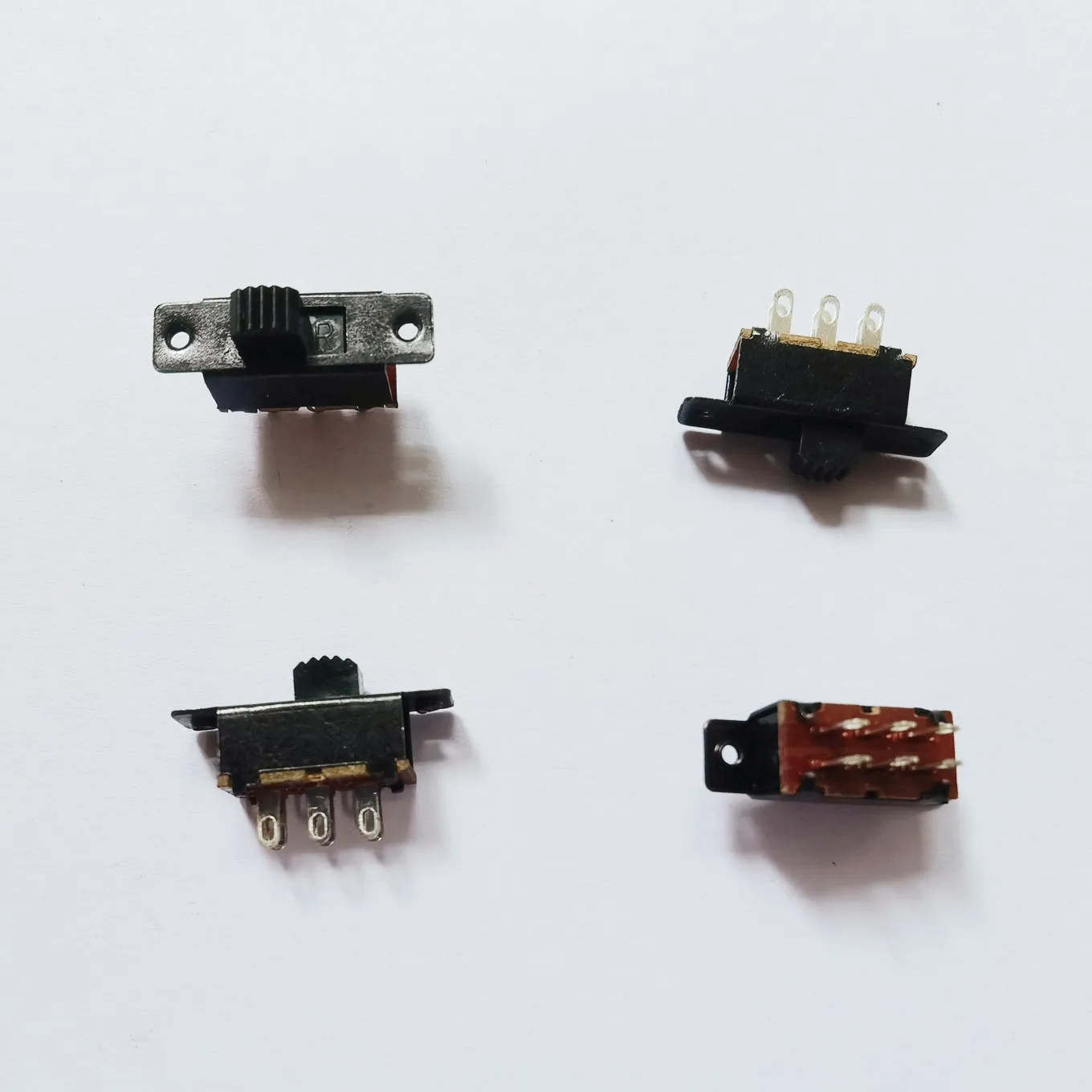 

Original new 100% toggle switch SS22F25G4N handle 4mm 6pin 2gear vertical sliding belt threaded earhole