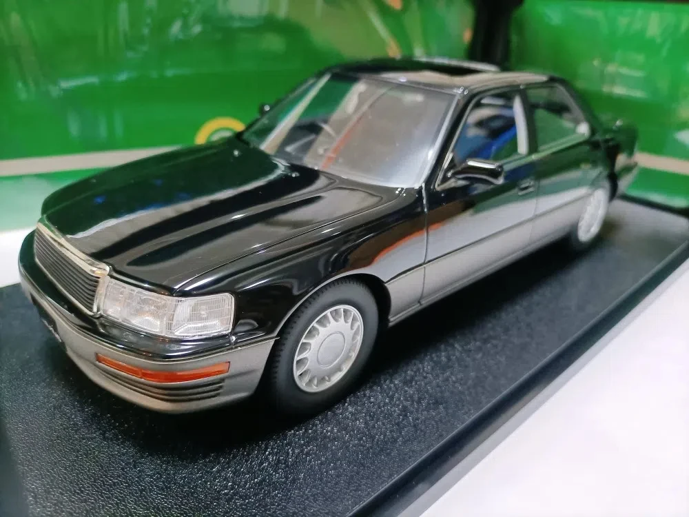 Cult 1:18 LS400 3.0 1994 Black Simulation Limited Edition Resin Metal Static Car Model Toy Gift