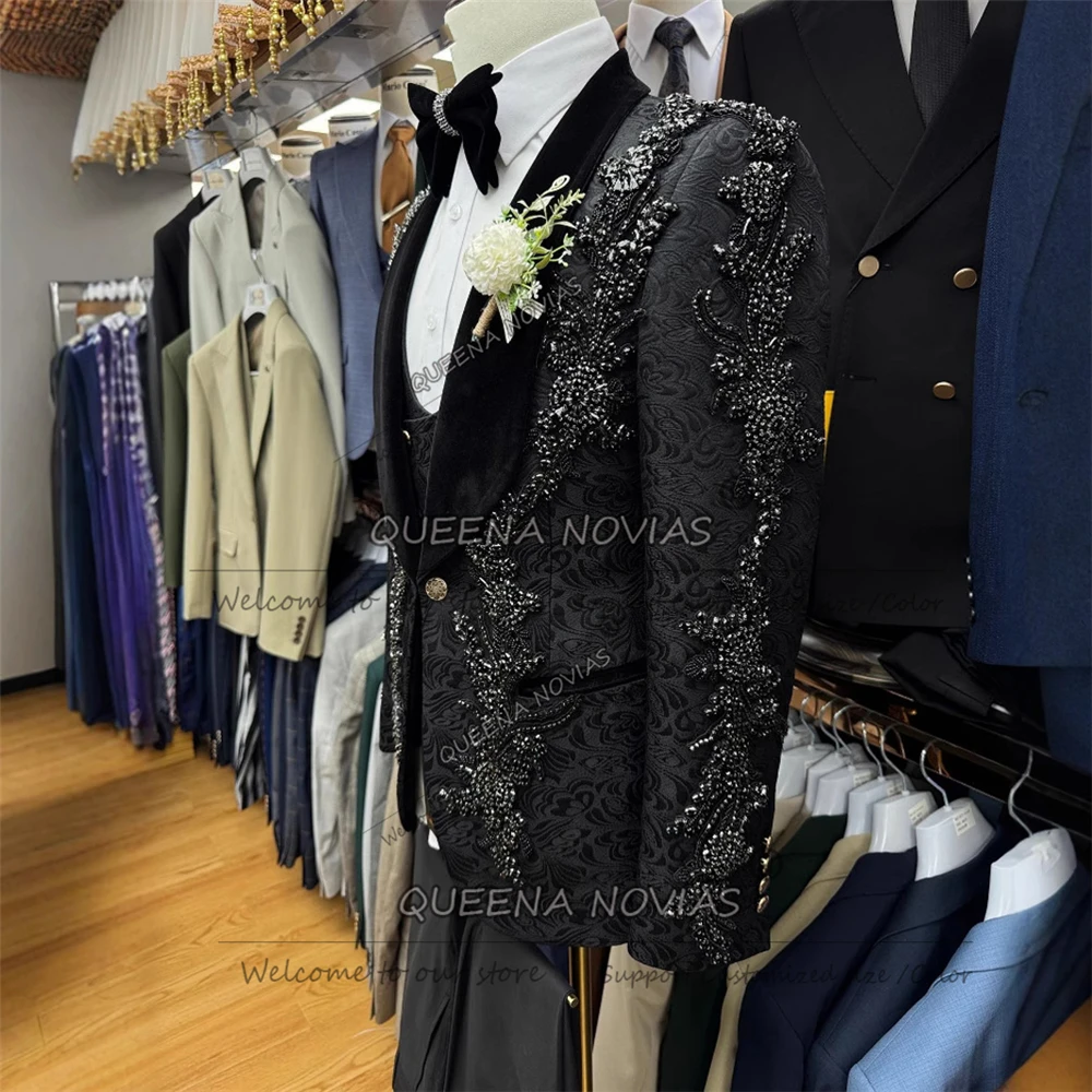 Luxury Beaded Embroidered Mens Suit Attire For Wedding Velvet Shawl Lapel Prom Blazers Customized 3 Piece Flroal Groom Tuxedos