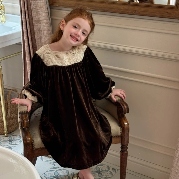 

Girls Skirt 2025 Autumn and Winter New Childrens Wear Girl Baby Hepburn Style Velvet Square Collar Lace Splicing Princess Skirt