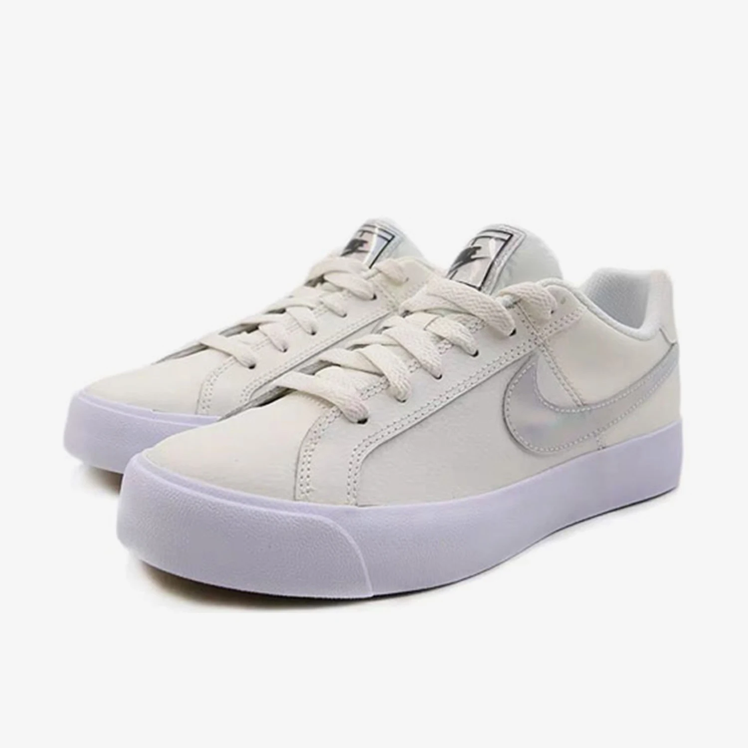 

Женские повседневные низкие кроссовки Nike COURT ROYALE AO2810-104