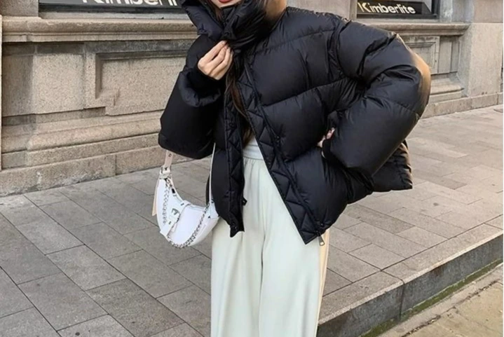 

Короткое пуховое новое короткое зимнее пальто 2025 года, хлопковое пальто с капюшоном, плотное хлопковое пальто с хлебом