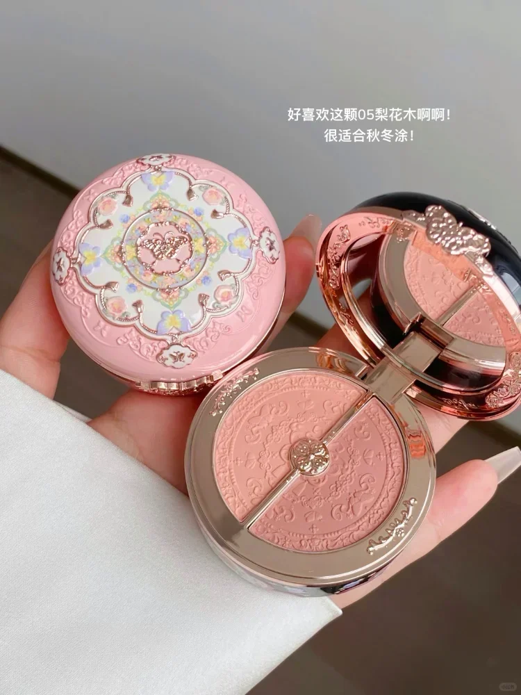 Paleta różu Flower Knows Original Butterfly Cloud Shoulder Series Two-tone Natural Brighten Matte Blusher Makeup Beauty Produc