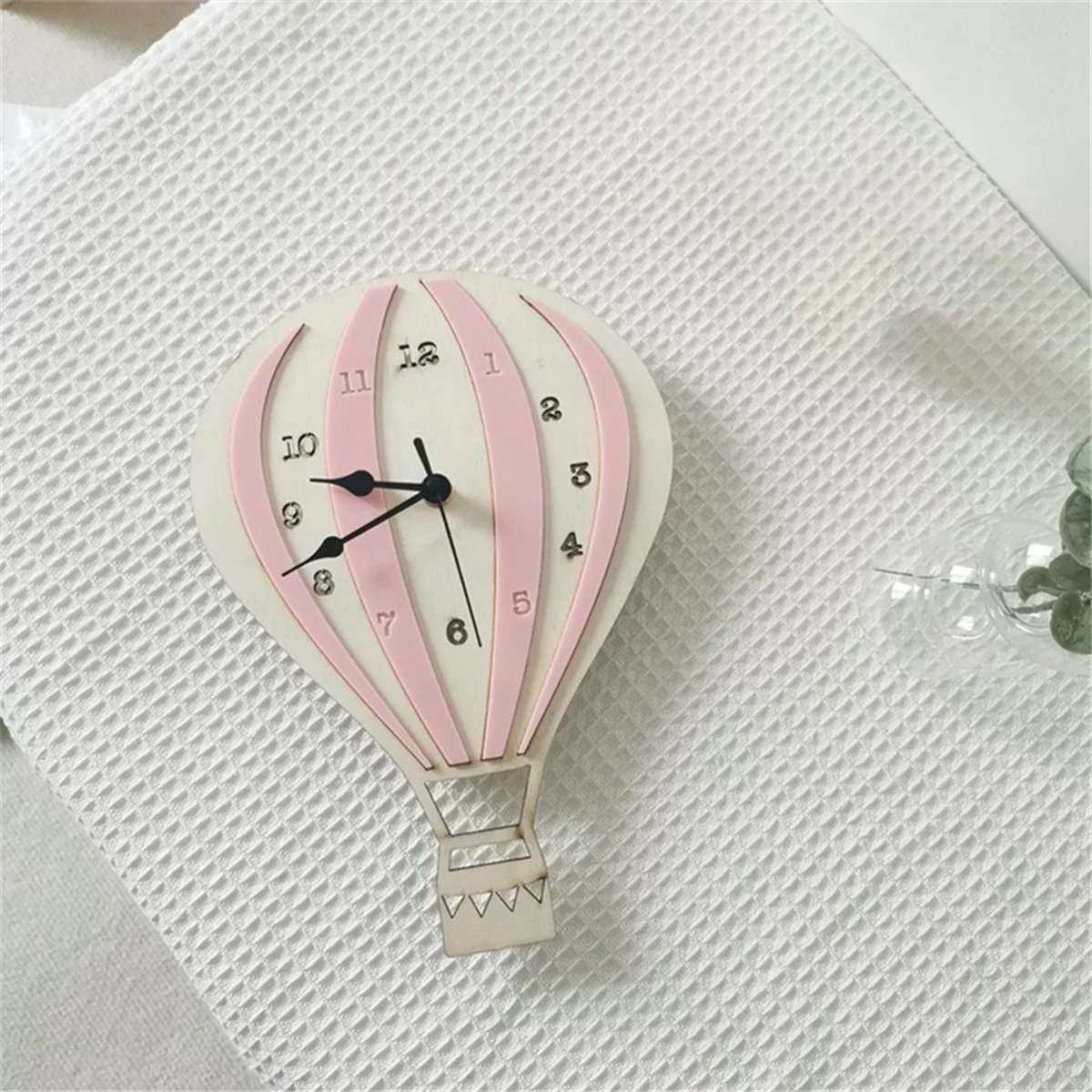 

Hot Air Balloon Shaped Mute Wall Decorsative Clock Art Decors Wall Clock for Home Office (Without Battery),Pink