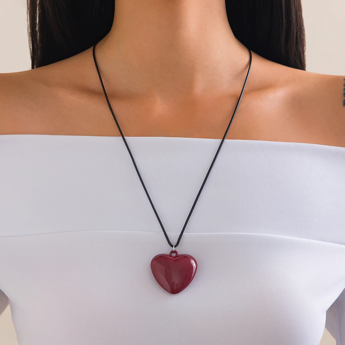 SHIXIN 3 Colors Vintage Acrylic Love Heart Pendant Necklace for Women Adjustable Leather Wax Thread Sweater Long Rope Chain New