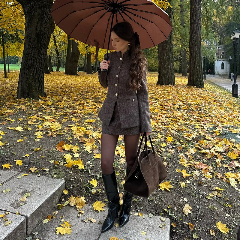 Eleganckie komplety damskie, dopasowane płaszcze z wysokim kołnierzem zapinane na jeden guzik, mini spódniczki, garnitury wełniane, dwuczęściowe zestawy, modne stroje damskie 2025.