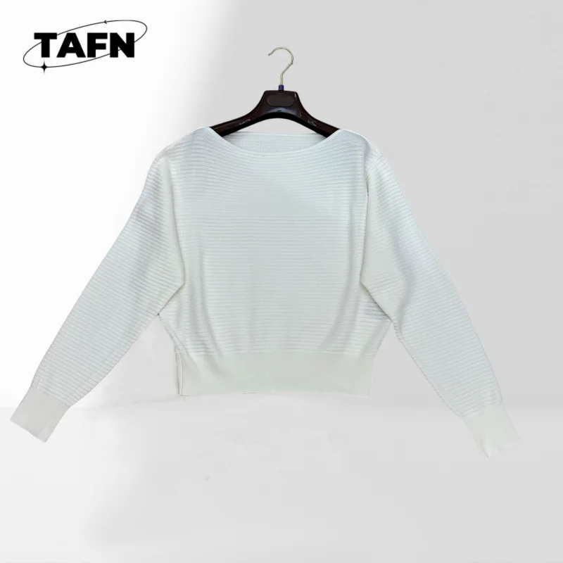 

Women's Summer Skirt and Top Set, Perfect for Beach Days or Outings Comfortable and Versatile for Any Occasion AI1590