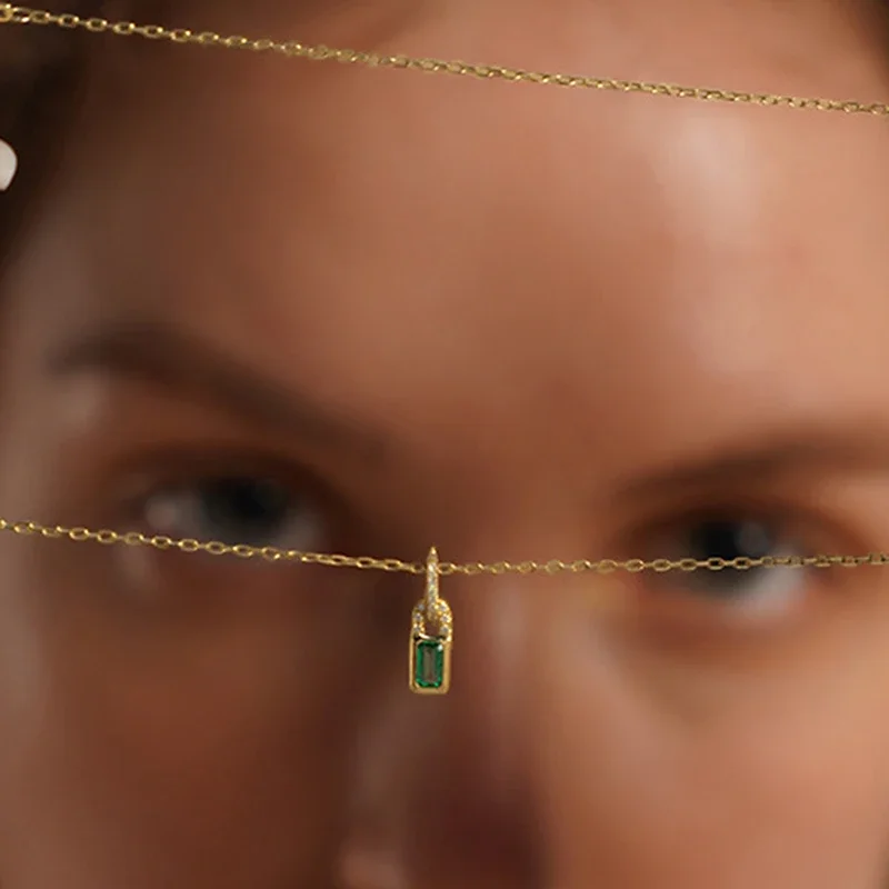 Huitan Chic Lock Designed Pendant Necklace for Lady with Green Cubic Zirconia Creative Dainty Necklace Elegant Wedding Jewelry