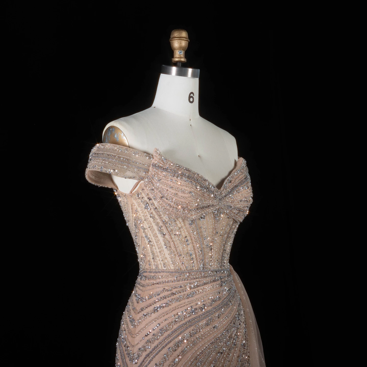 Sharon Said Luxuriöses Rosa Abendkleid, Schulterfrei, Herzausschnitt, Kristallperlen, Meerjungfrauen-Schnitt, Seitlicher Tüll, Formelle Partykleider SS005 Maßanfertigung – Detail 24