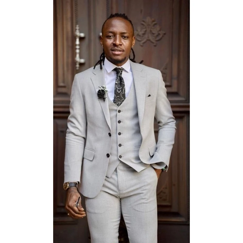

Light Gray Slim Fit 3 Pieces Men Suits Peaked Lapel Two Buttons Formal Premium Wedding Party Tuxedos (Jacket+Pant+Vest）