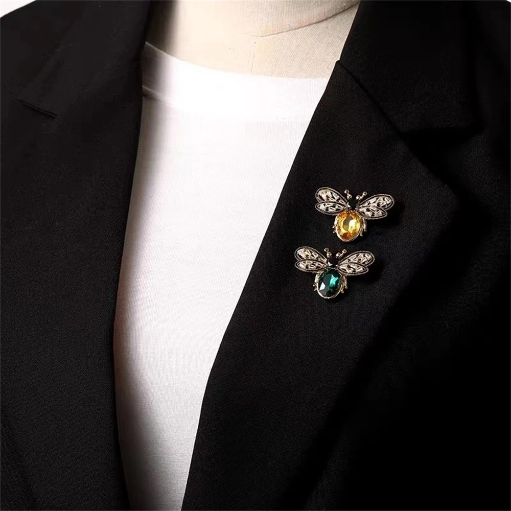 Luxury Crystal Bee Metal Brooch for Women Men Clothes Sweater Suit  Backpack Rhinestone Lapel Pins Jewelry Accessories Gift