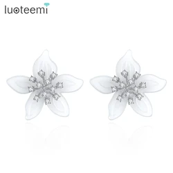 LUOTEEMI White Flower Shape Women Studs Sweet Elegant CZ Earrings Retro Decoration Jewelry for Lady Girls Dating Dress Accessory