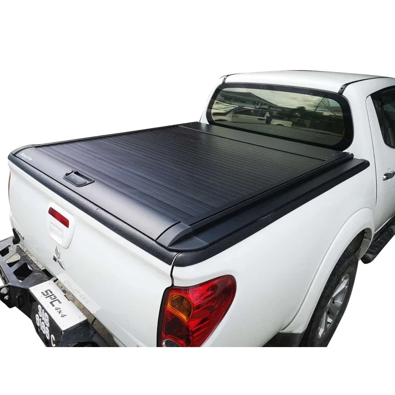 Zolionwil 4X4 Accessories manual Roller Shutter Lid Pickup Retractable Truck Tonneau Cover for Mitsubishi Triton L200