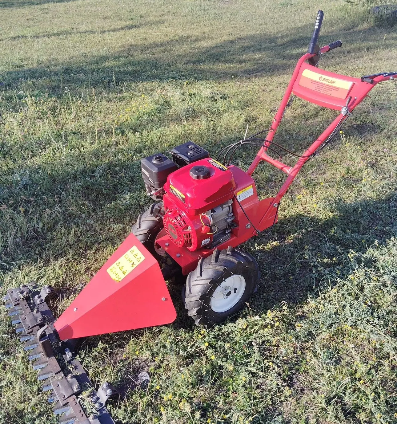 

Hand Pushed Gaso line Die sel Powered Trimmers New Style Lawn Mowers For Gardens New Stock Available