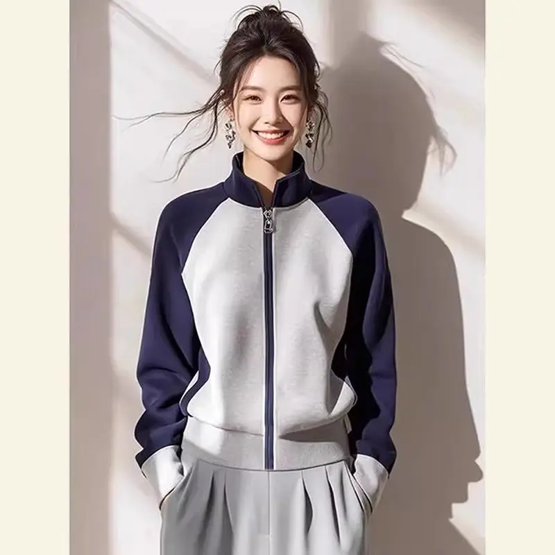 

Grey Patchwork Shoulder Stand Up Collar Short Sportswear Jacket For Women 2025 New Popular Casual Loose Top