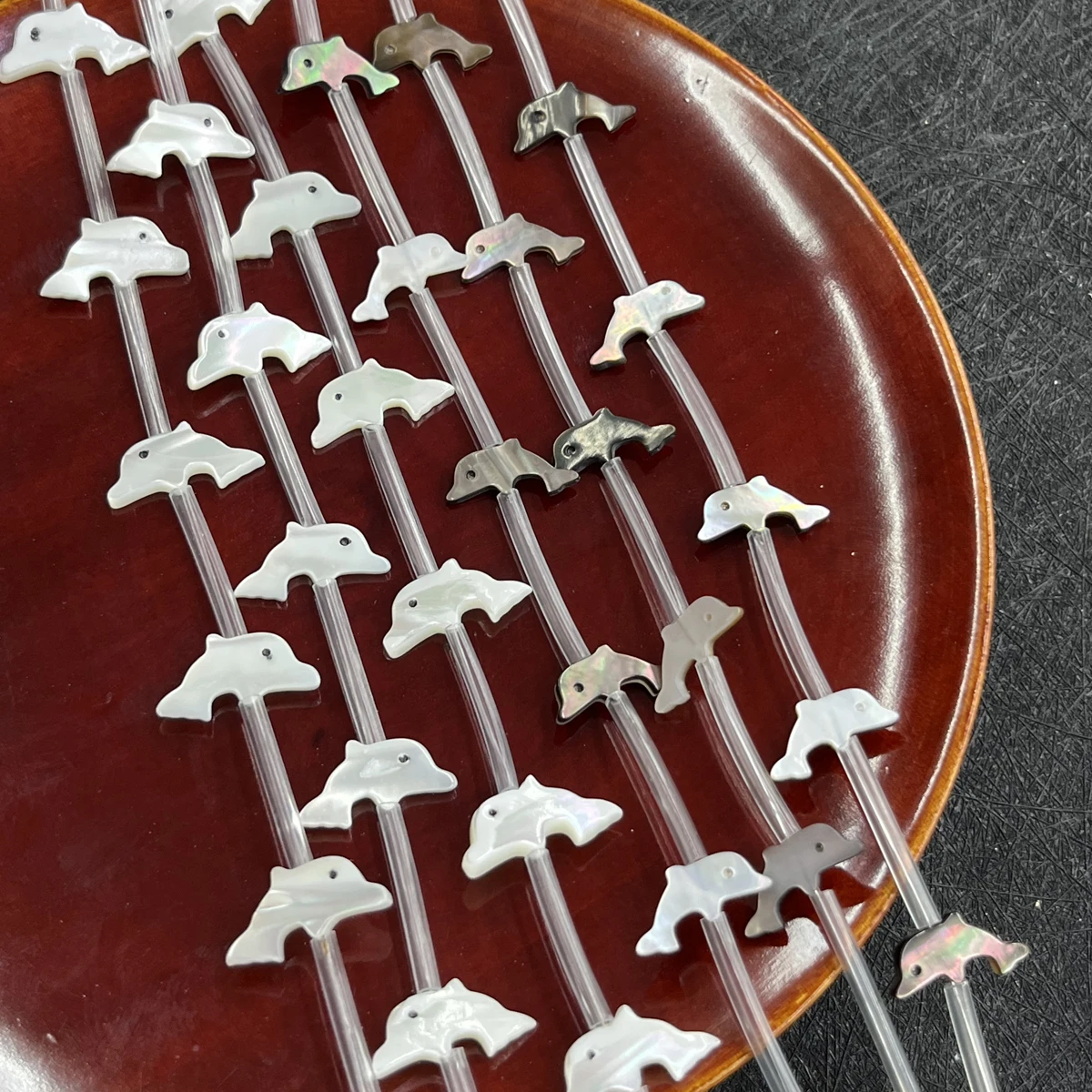 

1strand Natural Shell Beads Cute Dolphin Shaped Beaded Charms for DIY Women Necklace Bracelets Jewelry Making Accessories