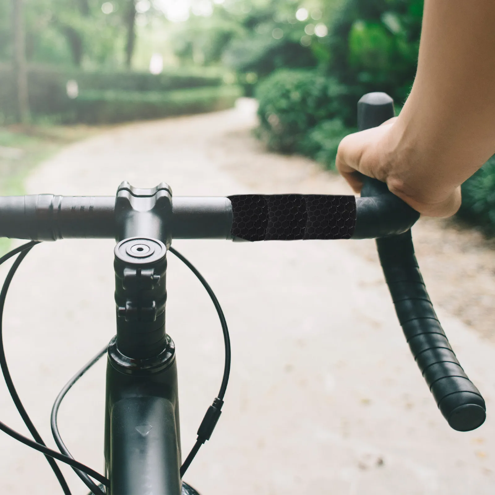 

1Set Premium Anti-Slip Handlebar Tape Shock-Absorbent Silicone Grip Wrap for Mountain Road Bicycle Easy Install No Tools