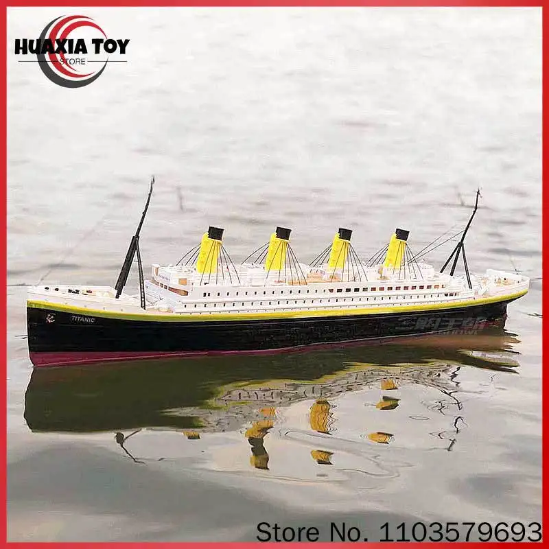 Remote Control Toy Remote Control Boat Iron Wheel Fast Boat Wireless Adult Water Electric Toy Boat Competition Gift