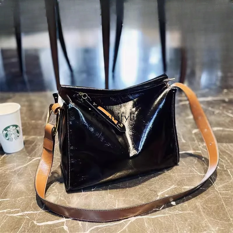 

Genuine Cattlehide Leather Crossbody Bag, High-Grade, Contrast Color, European and American Fashion