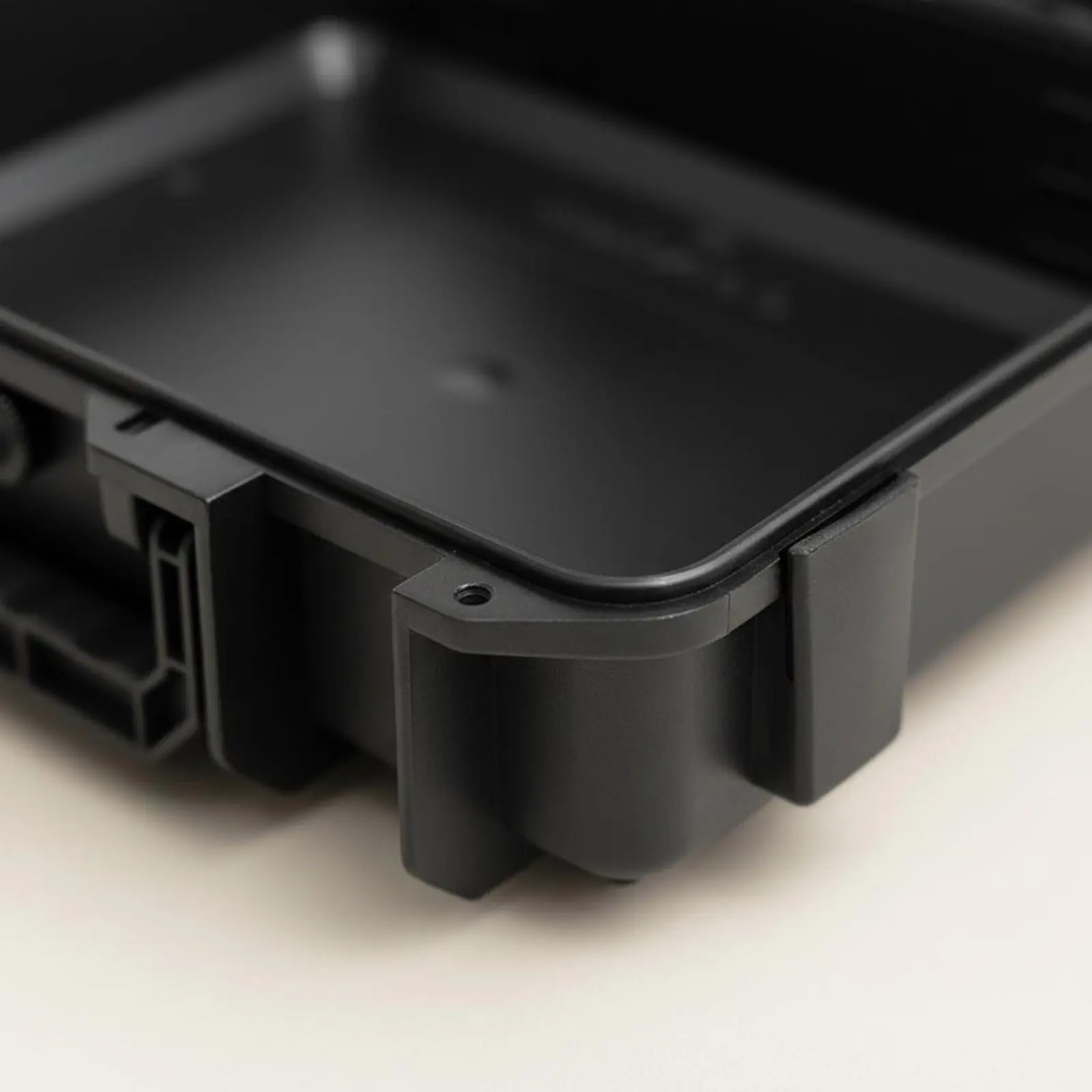 

Waterproof Instrument Container Crushproof Hard Plastic Carrying Container Guarding Gear Box Sturdy Duty Meets Environmental