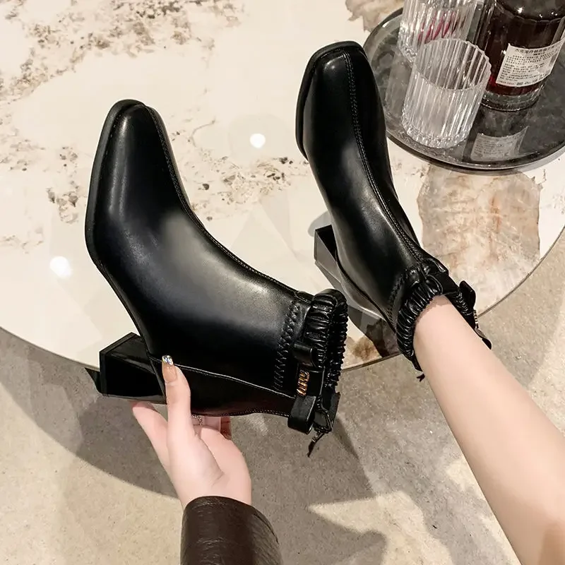 

Женские короткие туфли Ботильоны на каблуке для женщин Новые осенние ботильоны на очень высоком каблуке Качество Удобные и элегантные в продаже Пу