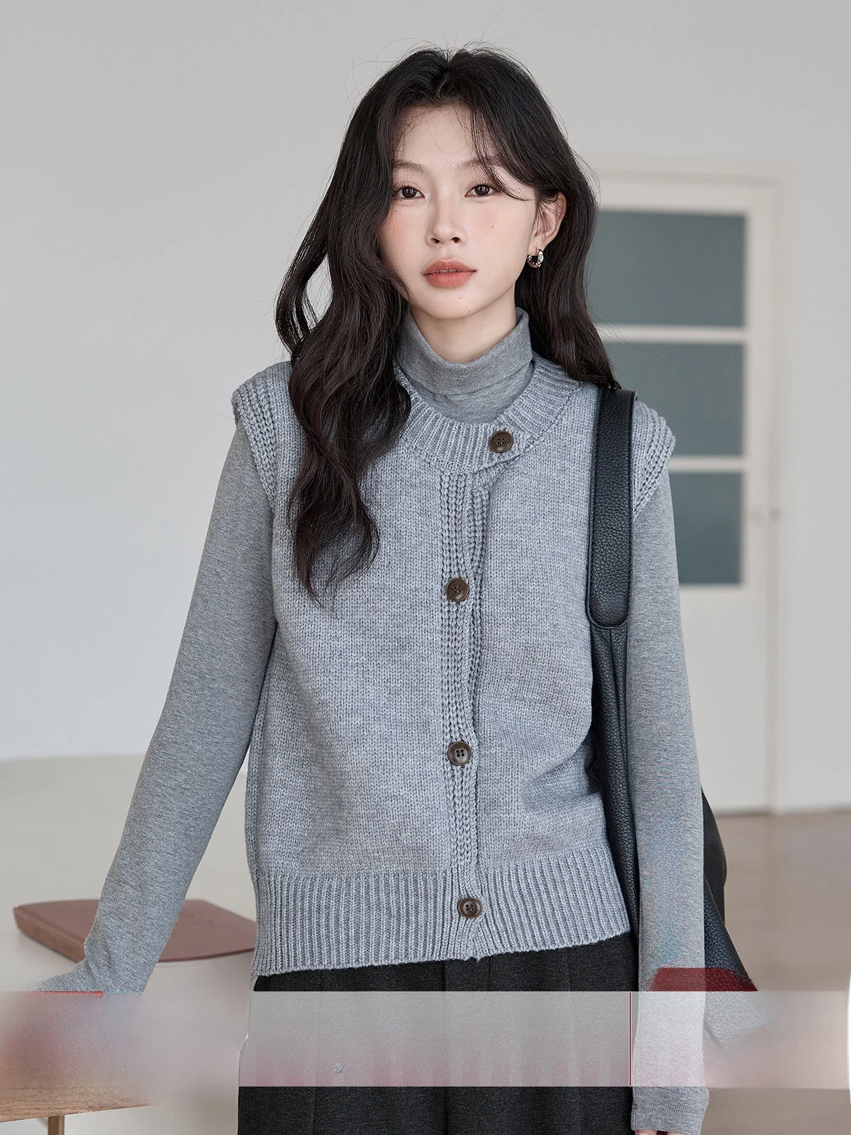 

Elegant Grey Knitted Vest Women's Fashionable Layering Top Commute Style Asymmetric Design Autumn Winter New Arrival