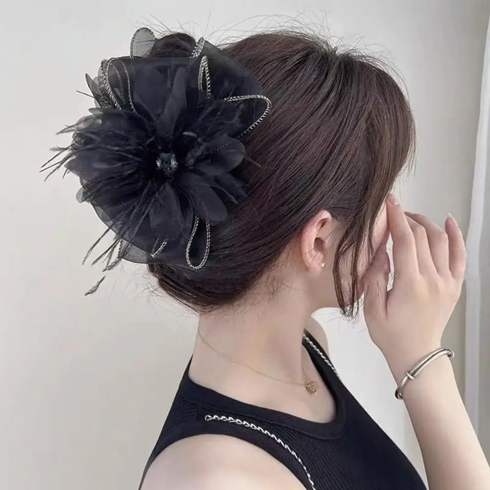 Girl Hair Claw Hair Claw with Strong Grip Shining Heart Rhinestone Bowknot Hair Clip Elegant Accessory with Strong Hold