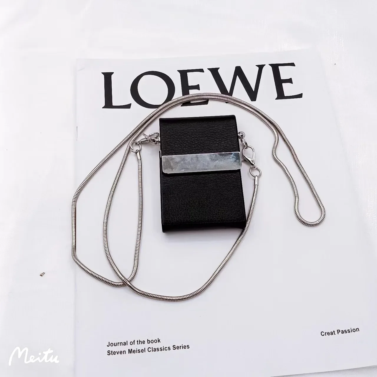 Mini Crossbody Small Square Bags for Wonem Fashion Card Bag Fashion Metal Silver Edge Metal Chain Shoulder Bag Accessories