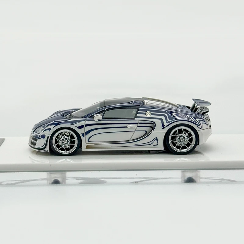 Diecast 1/64 Scale Bugatti Veyron Vitesse Sports Car Model Emulates Resin Car Model Classic Collection Ornament Toy for Children