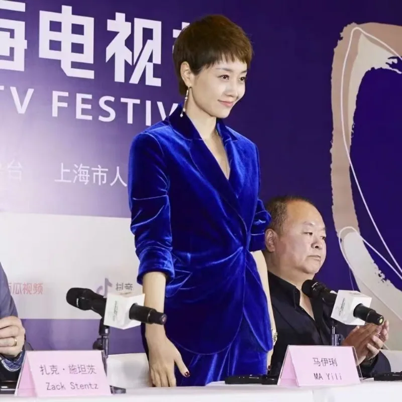 Costume en velours doré, nouvelle étoile spéciale, même haut de gamme, tempérament, mode de déplacement, célébrité, léger, luxe, ensemble deux pièces, beau