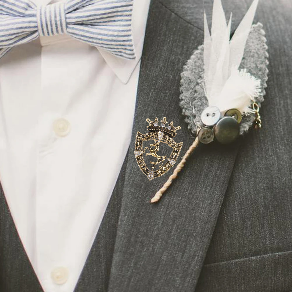 

2Pcs Exquisite Crown Shield Horse Brooch Set Durable Rhinestone Accessories for Men Suits Wedding Evening Events