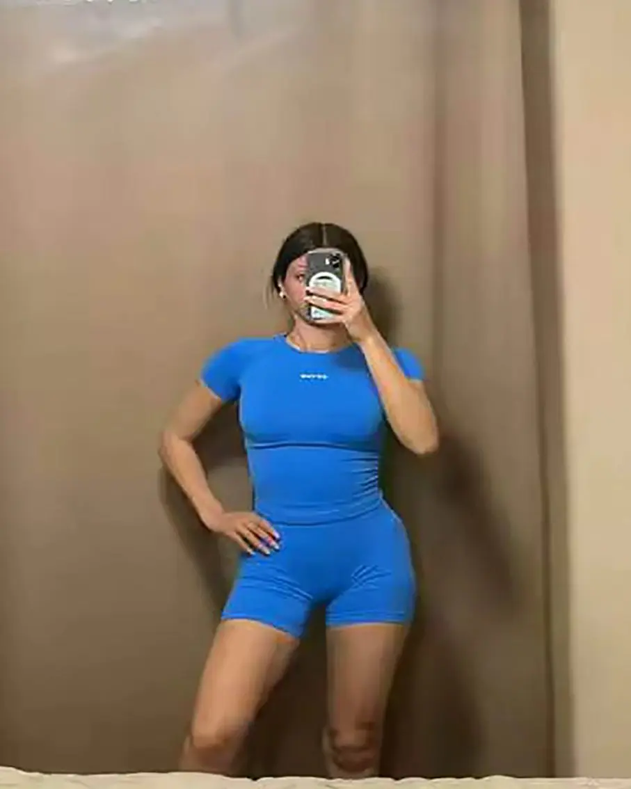 

Comfortable 2-piece sports set, short-sleeve seamless yoga top, fitness set, women's sports running shorts, gym clothes