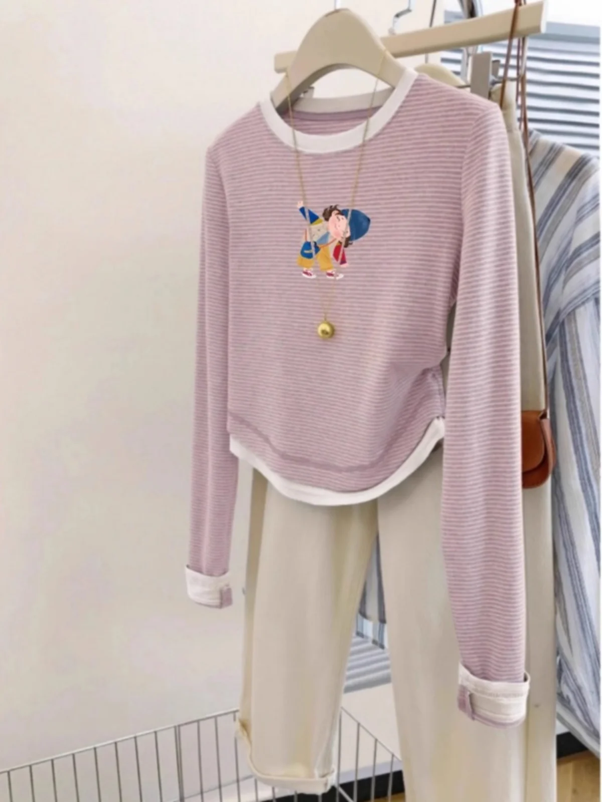 

Pink Striped Short Sleeve Long T-Shirt Women's Autumn New Style High-End Base Shirt Top Commute Style Slim Fit Korean Version