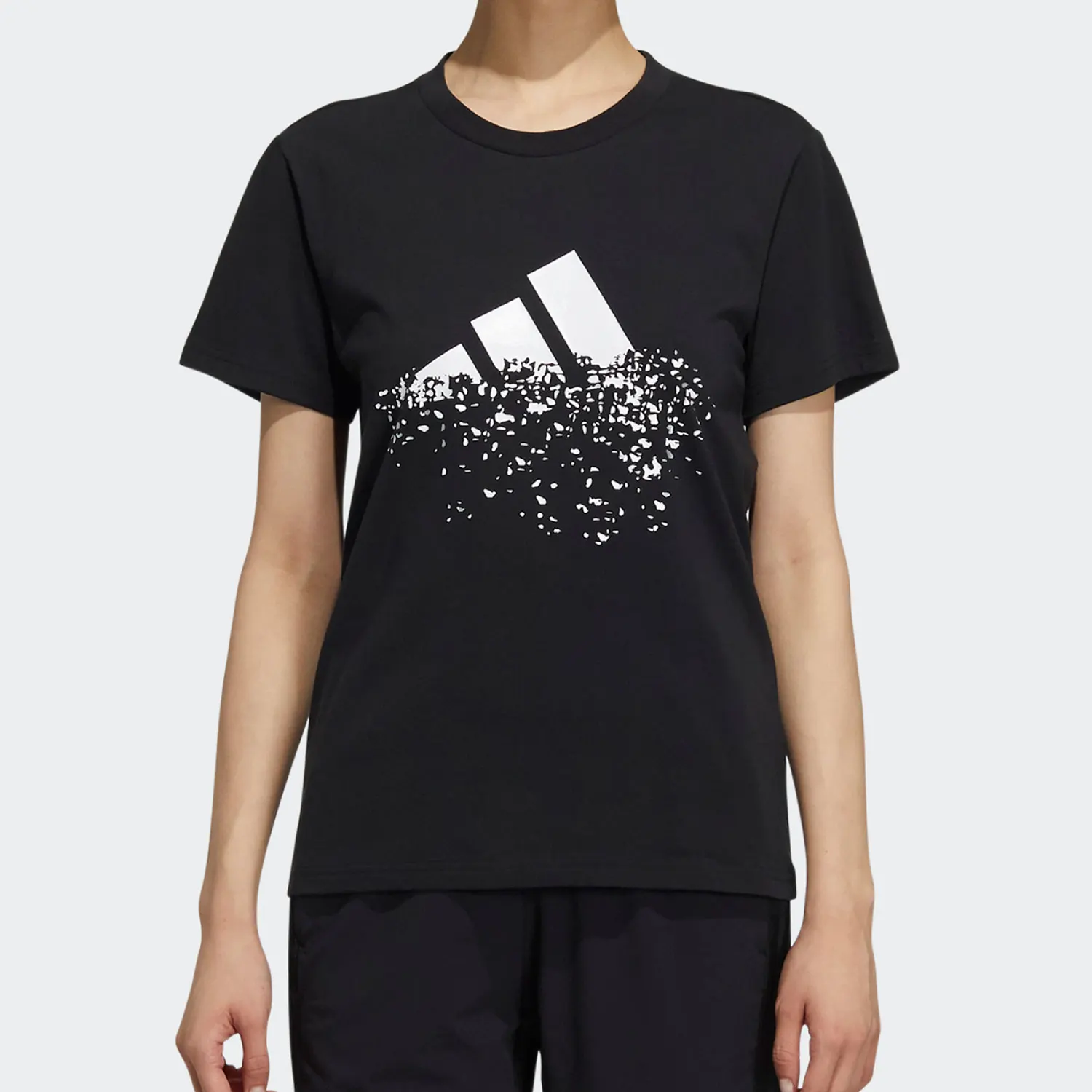 

Оригинальная летняя женская повседневная спортивная футболка Adidas STR TEE GFX с короткими рукавами GP0599