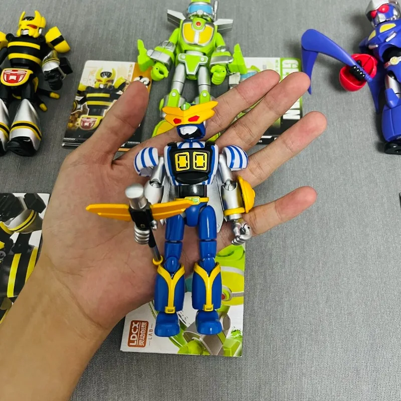 In Stock Giant Kabutack Alloy Model Deformable Assembled Action Figure Collectible Display Ornament For Adult Desktop Decoration view 4